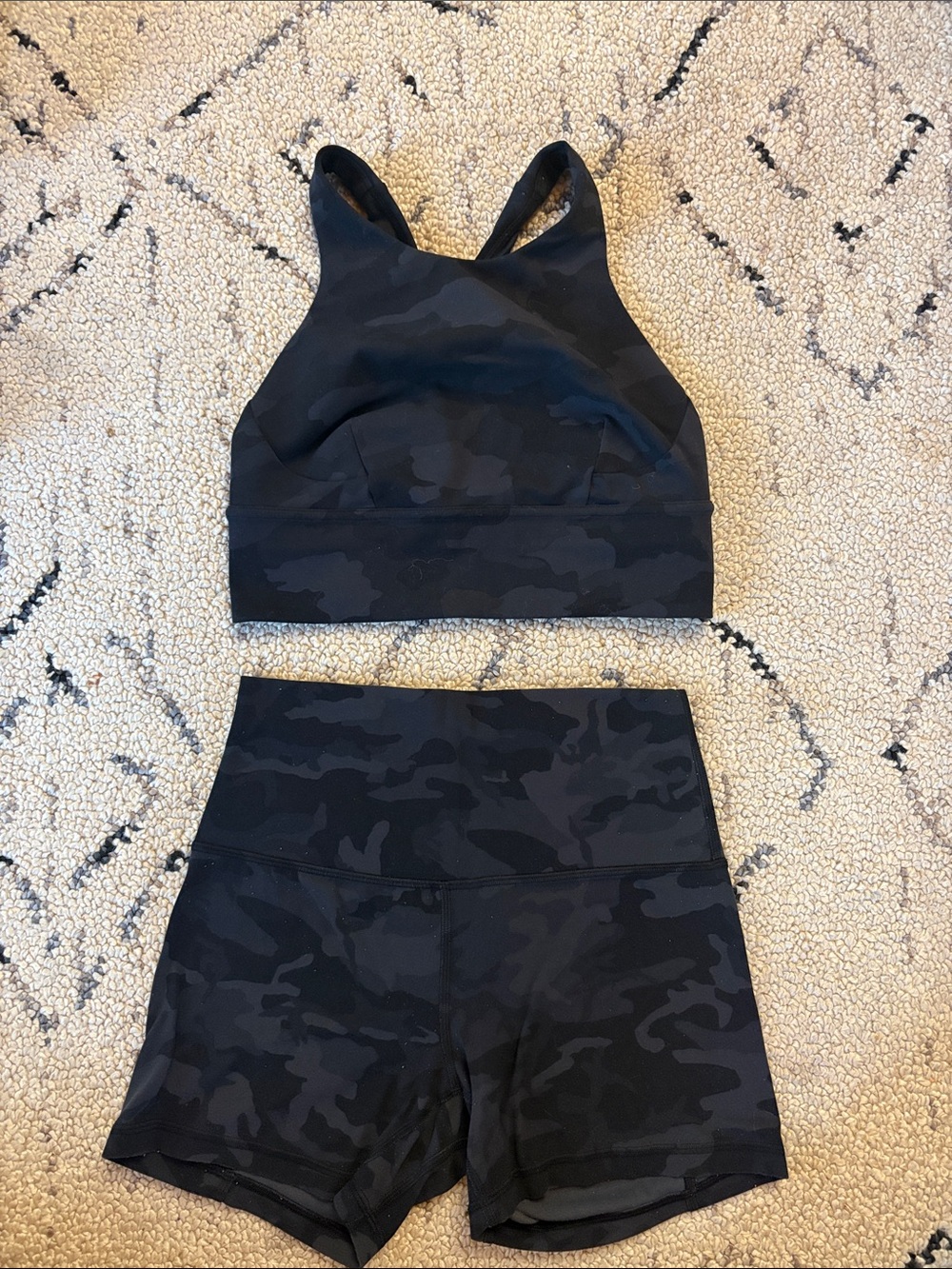 lululemon Set Black Camo High-Waist Bike Shorts & Sports Bra Set Sz 6